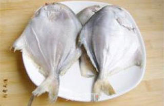 Grilled Pomfret with Sauce recipe