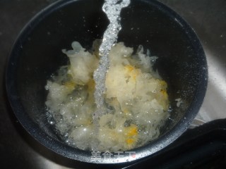 Snow Pear Soup with Rock Sugar Tremella recipe