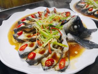 Peacock Steamed Wuchang Fish recipe