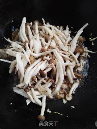 Stir-fried Pork Belly with Fresh Mushrooms recipe