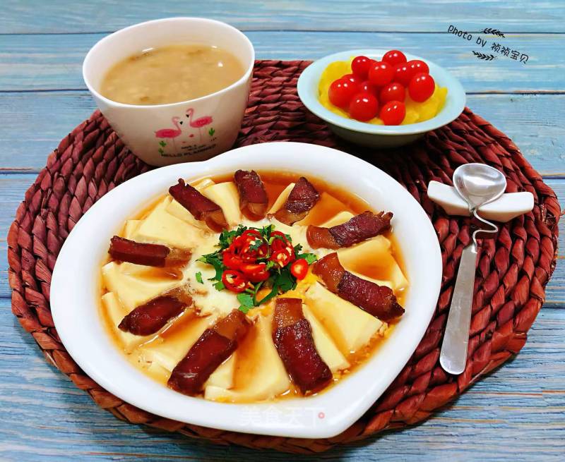 #蜡味#bacon Steamed Tofu Lying Egg recipe