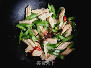 Stir-fried Yuba with Asparagus recipe