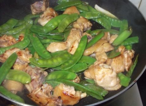 Fried Chicken with Snow Peas recipe