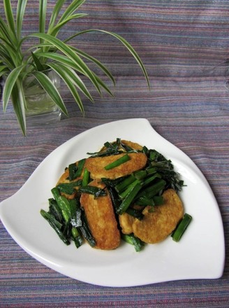 Stir-fried Vegetarian Chicken with Leek recipe