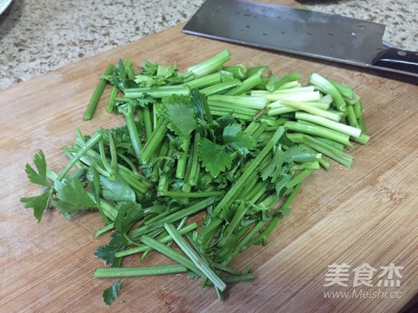 Fried Squid with Celery recipe
