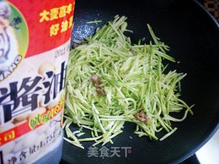 Stir-fried Shredded Pork with Zucchini recipe