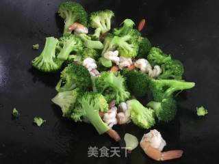 Fried Shrimp Balls with Broccoli recipe