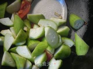 Stir-fried Lychee with Loofah recipe