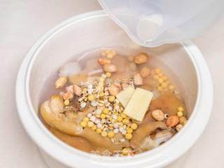 Pork Feet and Barley Soup recipe