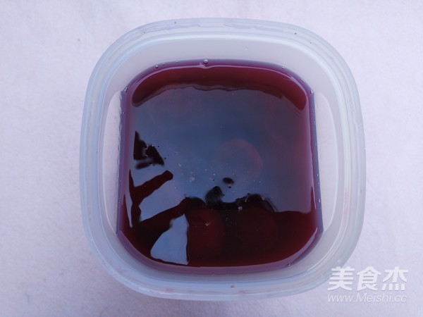 Bayberry Wine for Relieving Heat, Relieving Greasiness, Promoting Body Fluid and Relieving Cough recipe