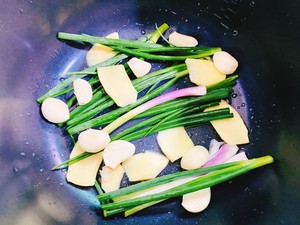 [salt-baked Chicken] Cantonese People Like It, The Simple Method of Rice Cooker, Easy and Delicious recipe