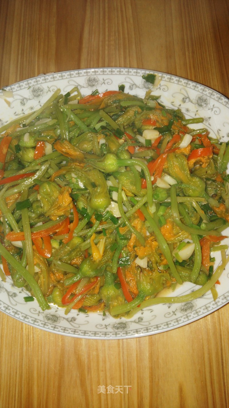 Stir-fried Pumpkin Flowers with Garlic recipe