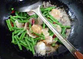 Fried Beef Tendon with Beans recipe