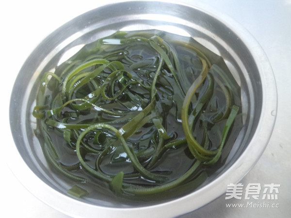 Enoki Mushroom Mixed with Kelp Shreds recipe