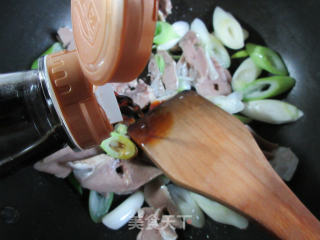 Stir-fried Pork Tongue with Green Onions recipe