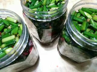 A New Method of Pickling Leek Flowers recipe