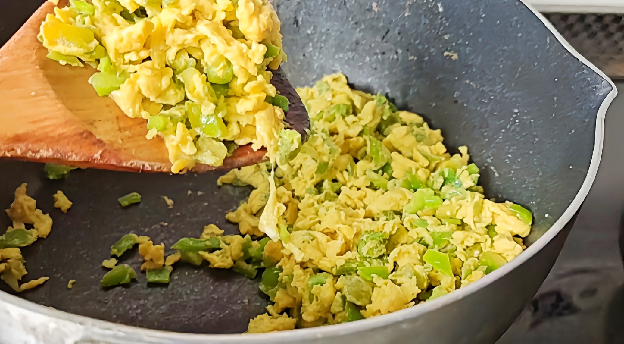 The Simplest Home-cooked Dish, You Will Never Get Tired of It... Scrambled Eggs with Green Peppers recipe