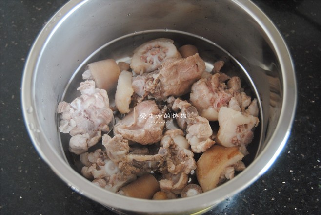 Black Bean Pigtail Soup recipe