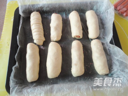 Pork Floss Hot Dog Intestine Bread recipe