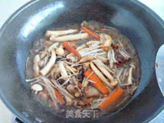 Pork Belly with Assorted Mushrooms in Griddle recipe