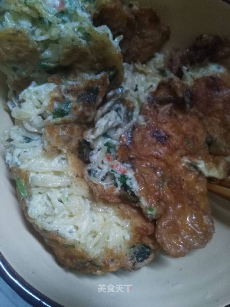 Delicious Instant Noodle Omelette recipe