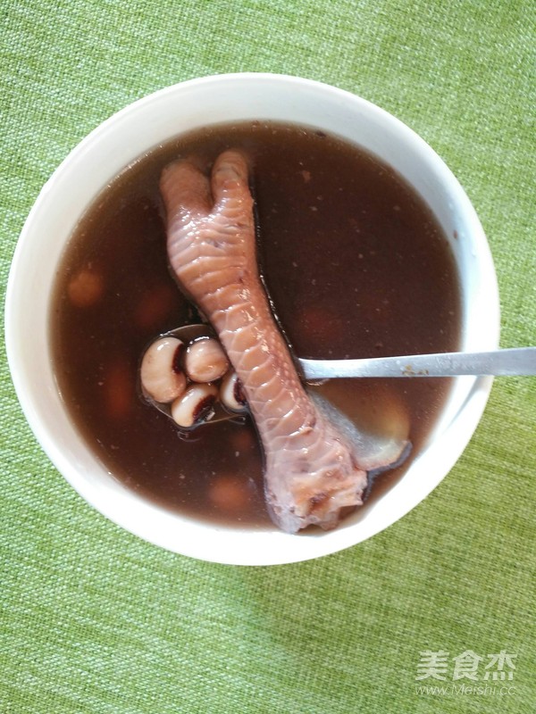 Peanut Eyebrow Bean Chicken Feet Soup recipe