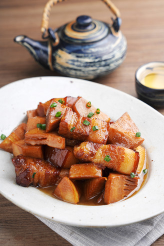 Braised Spring Bamboo Shoots with Braised Pork recipe