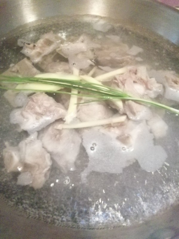 Cordyceps Militaris Pork Bone Soup recipe