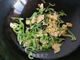 Fried Duck Eggs with Snake Beans recipe