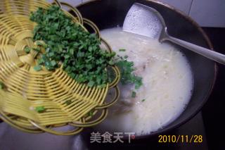 [autumn and Winter Green Shield] "garlic Seed Carrot and Sea Bass Soup" recipe
