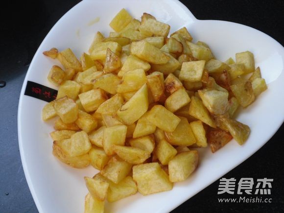 Baked Potato Diced with Egg Yolk recipe