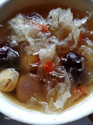 Longan, Lotus Seed and Tremella Soup recipe