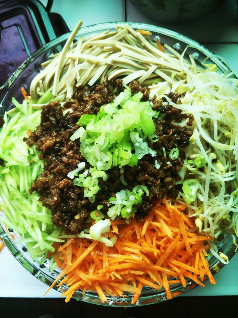 Sichuan-style Dry Noodles with Mixed Sauce recipe