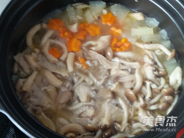 Stewed Mushrooms and Vegetables in Soup recipe