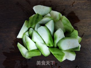 Stir-fried Loofah with Wolfberry recipe