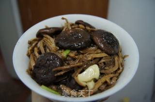 Shredded Chicken Drumsticks with Mushroom and Bamboo Shoots recipe