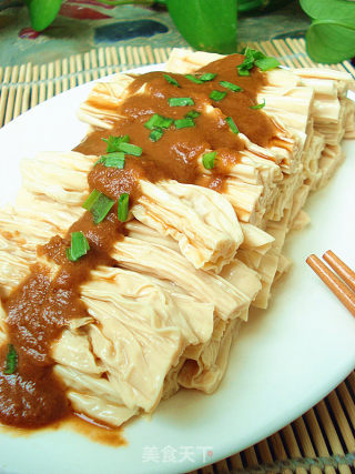 Tossed Yuba with Sesame Sauce recipe