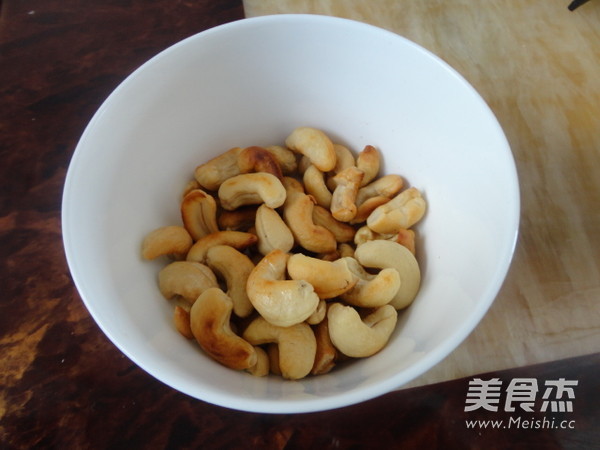 Fried Scallops with Cashew Nuts recipe