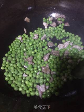 Fried Pork with Peas recipe