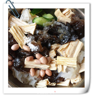 Pepper-flavored Nuts and Cucumber recipe