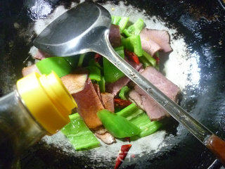 Stir-fried Beef with Green Pepper recipe