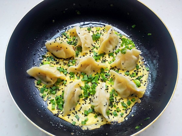 Fried Dumplings with Eggs recipe