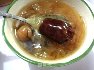 Tremella, Red Dates and Longan Soup recipe