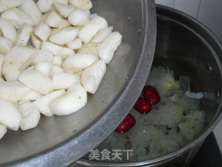 Water Chestnut and White Fungus Soup recipe