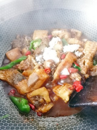 Stir-fried Grass Carp Cubes recipe