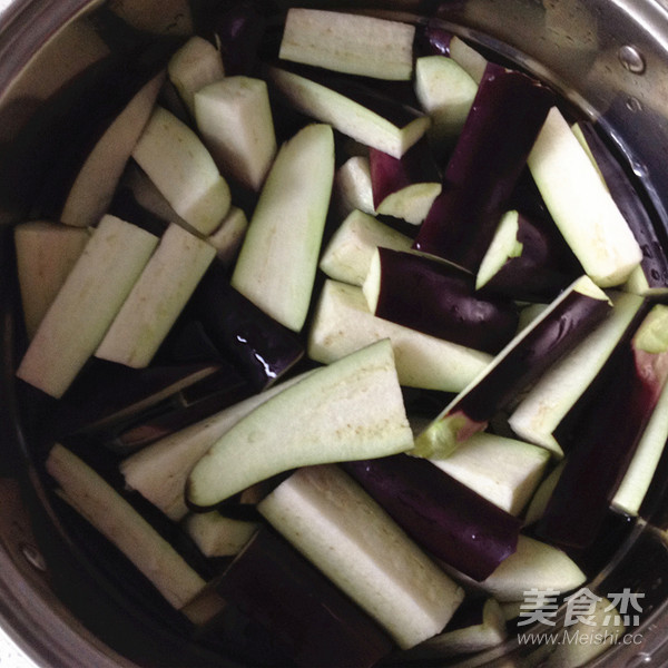 A Small Trick to Make The Roasted Eggplant Absorb Less Oil recipe