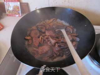 Stewed Pork Ribs with Mushrooms recipe