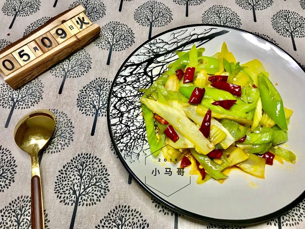 Stir-fried Bamboo Shoots with Green Pepper recipe
