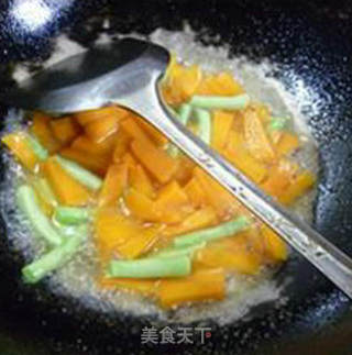 Stir-fried Pumpkin with Plum Beans recipe