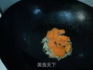 Stir-fried Fungus with Carrots and Celery recipe